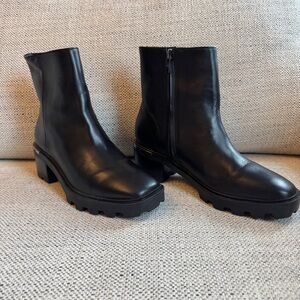 Nine West black leather boots size 8